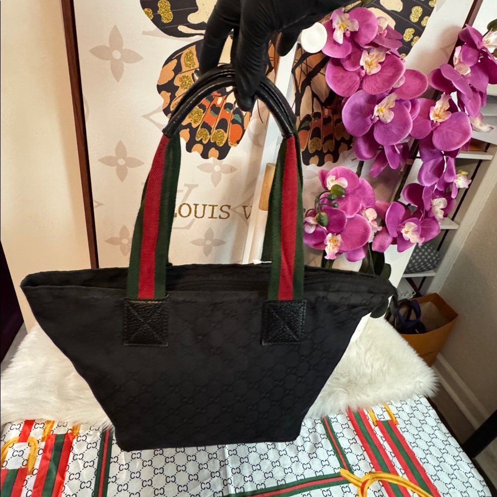 #01 🔥Gucci Black Tote with Red and Green Straps